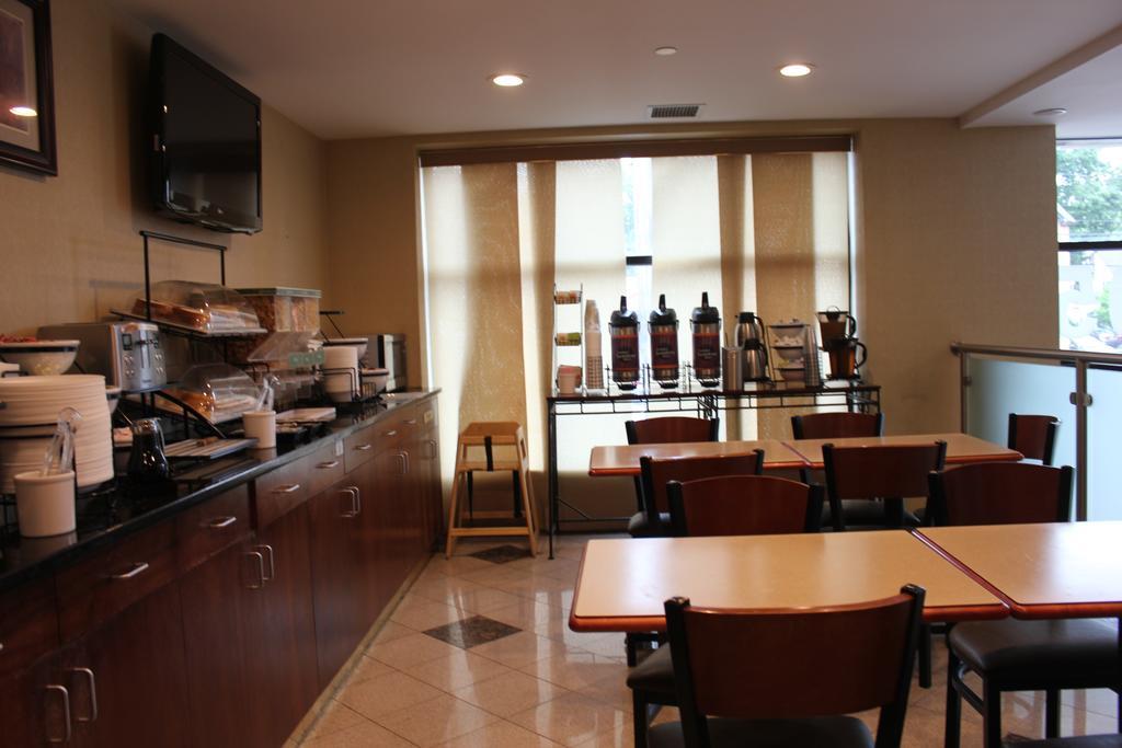 Bellerose Inn Bagian luar foto