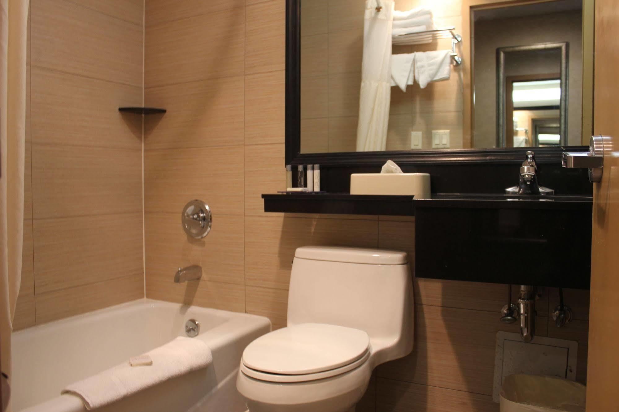 Bellerose Inn Bagian luar foto