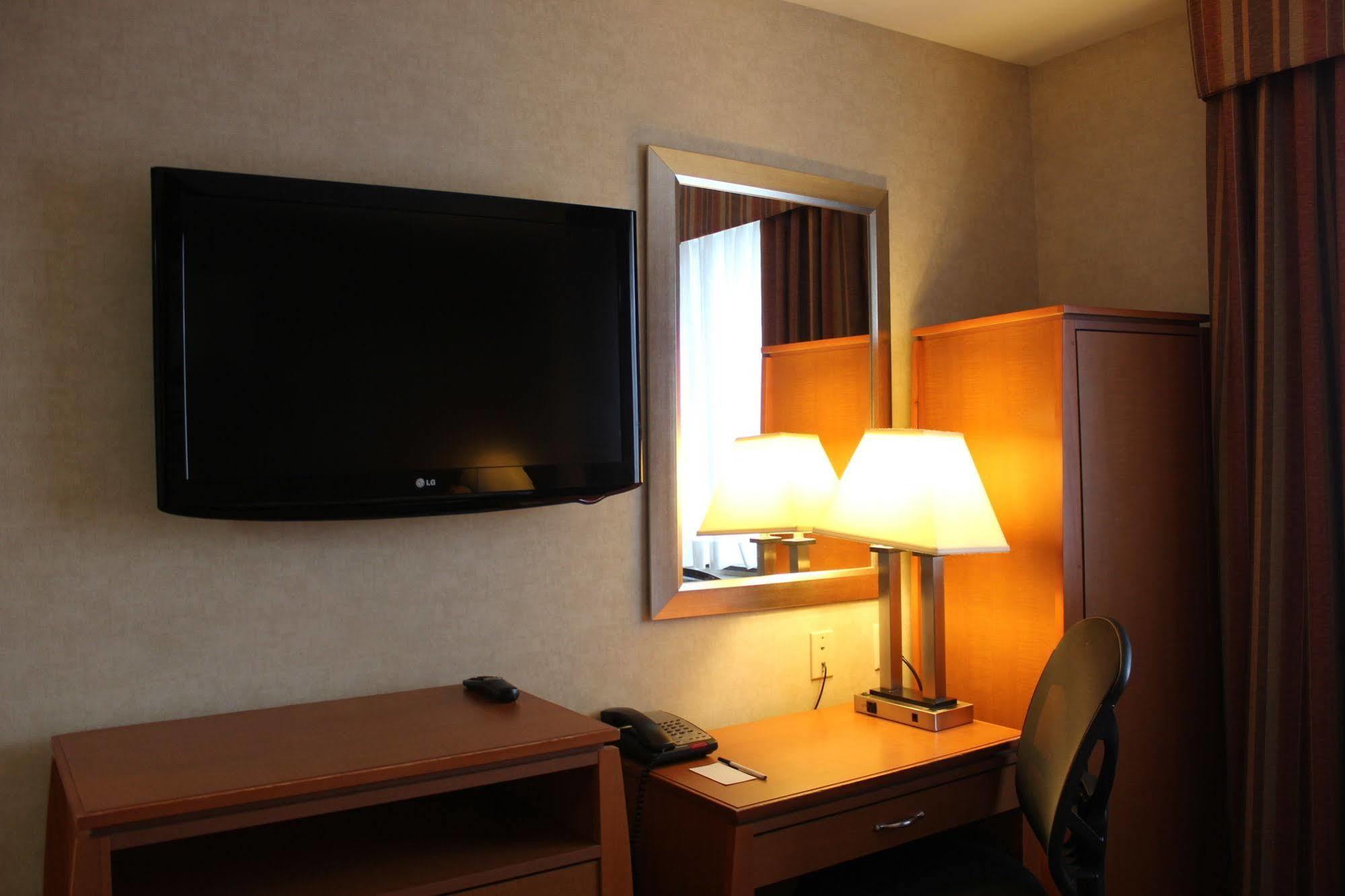 Bellerose Inn Bagian luar foto