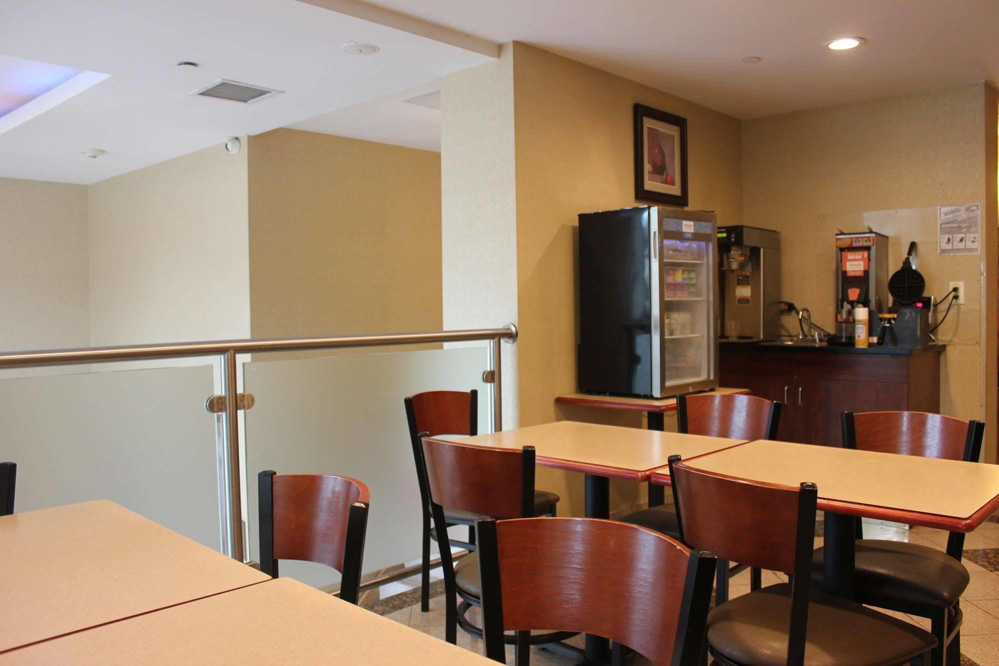 Bellerose Inn Bagian luar foto