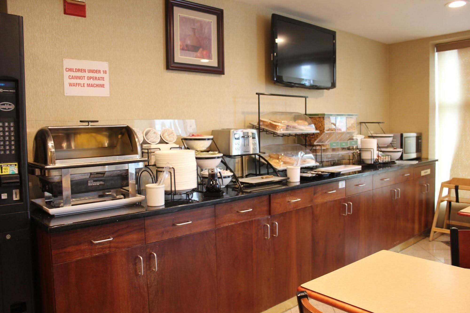 Bellerose Inn Bagian luar foto